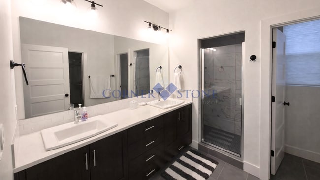 Building Photo - Stunning Northwest Meridian Gem with Designer Kitchen & Covered Patio!