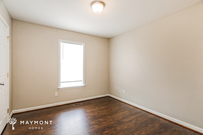 Building Photo - 694 S Hillcrest Rd