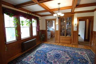 Building Photo - 5051 Washington St