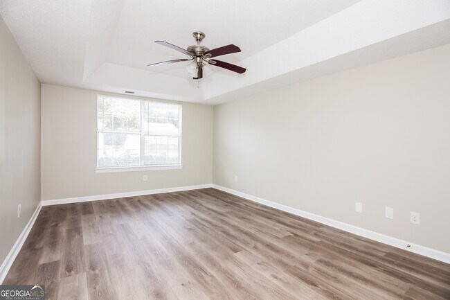 Building Photo - 5454 Northcut Dr