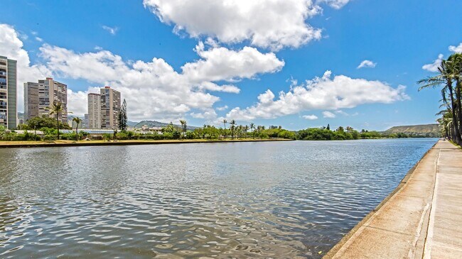 Building Photo - 2121 Ala Wai Blvd