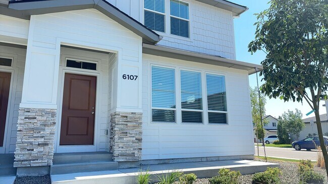 Interior Photo - Roe Street Townhomes
