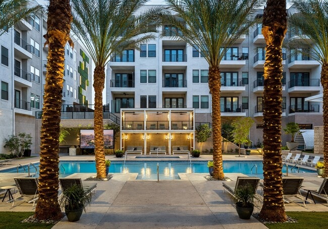 Building Photo - Auric Symphony Park