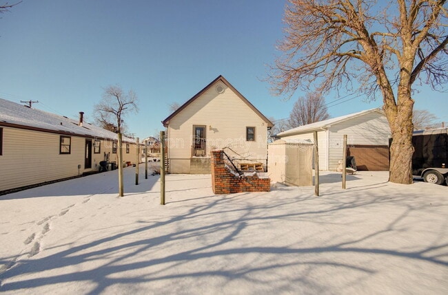 Building Photo - 634 Hays