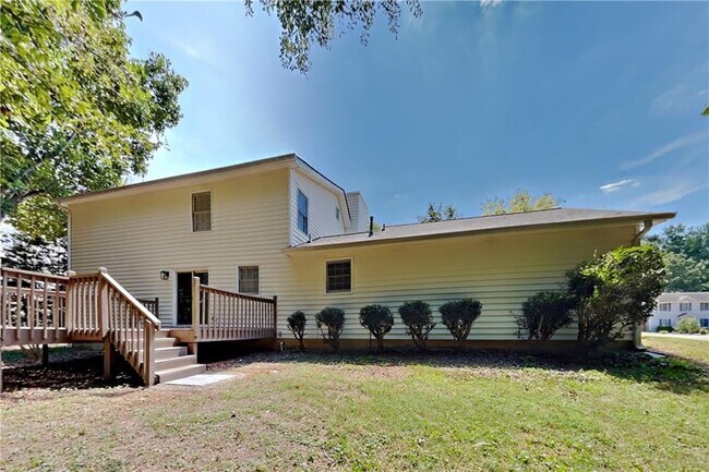 Building Photo - 2458 Zachary Woods Dr NW