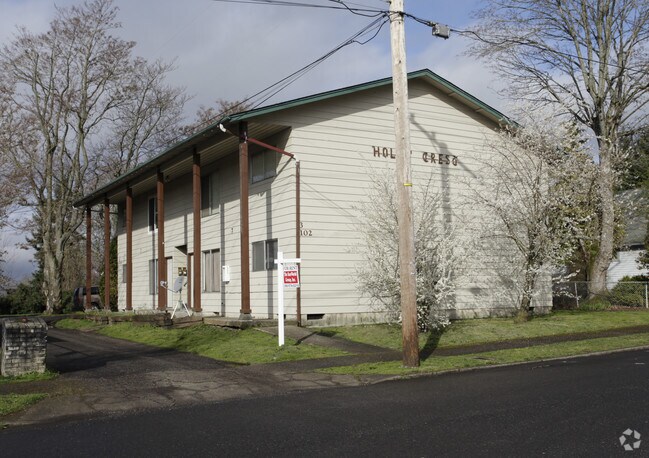 Primary Photo - Holly Crest