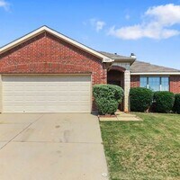 Building Photo - Great home with Game Room!