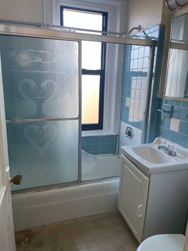 Building Photo - PACKARDS CORNER 4th Floor Sunny Studio, Ut...