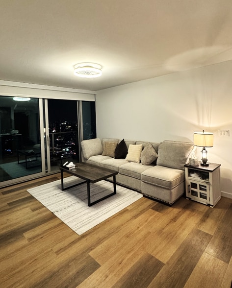 Building Photo - 1515 Liona St