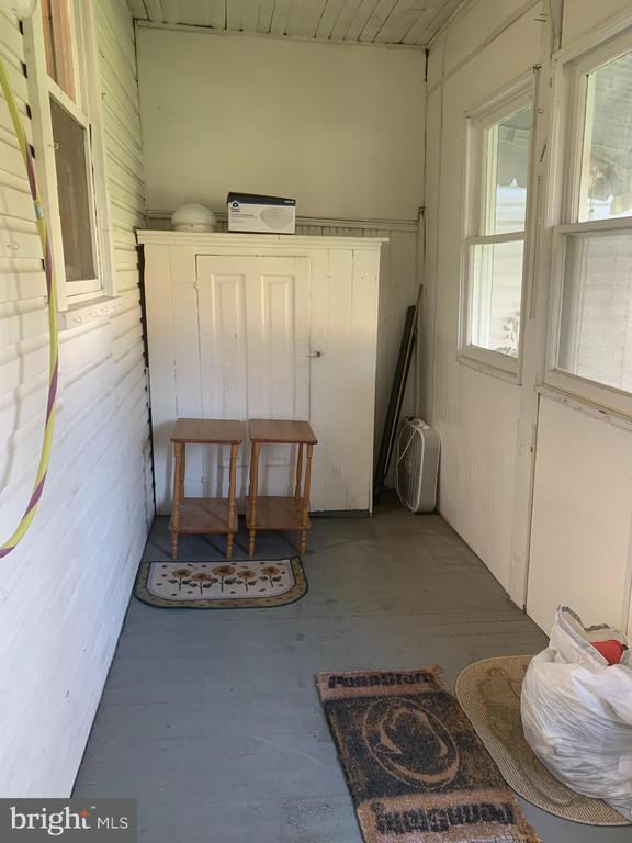 Building Photo - 305 W North St