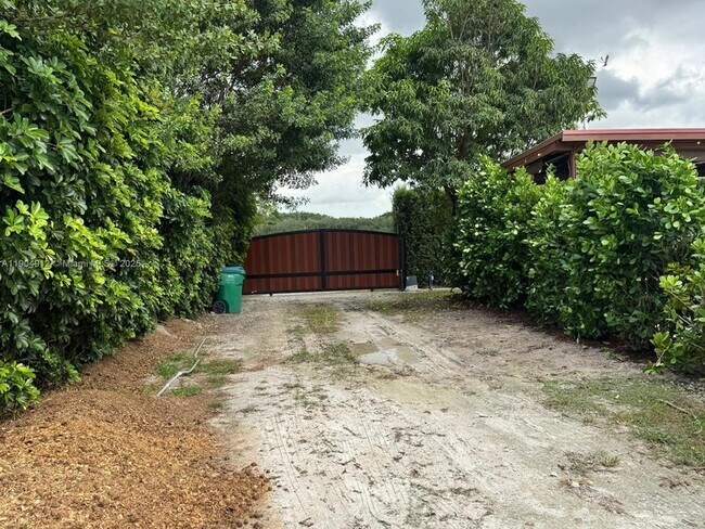 Building Photo - 12201 SW 64th St