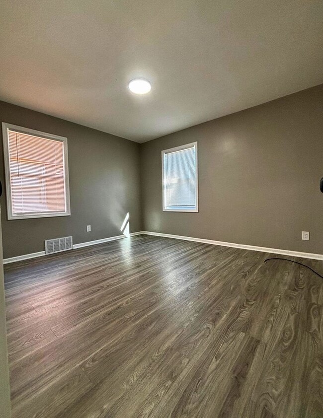 Building Photo - Spacious 3-Bedroom 2 Bath Home in Gary