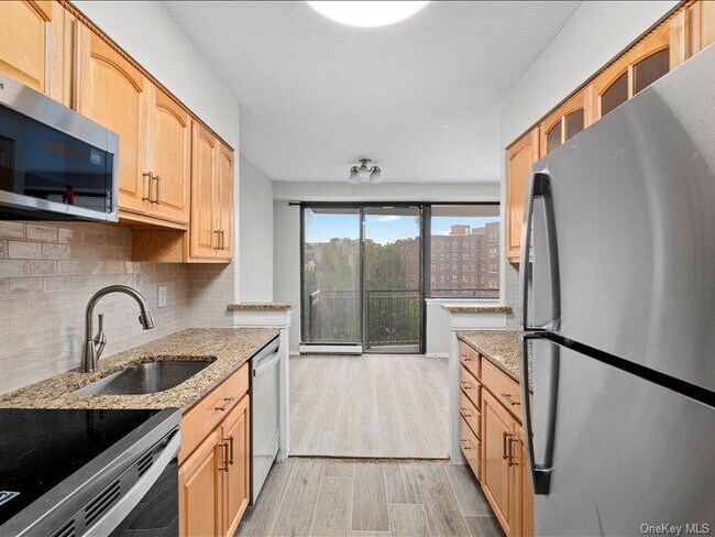 Building Photo - 15 Stewart Pl