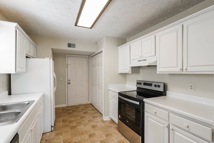 Building Photo - 305 Indian Park Dr