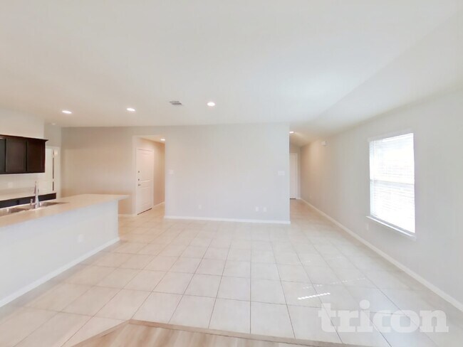 Building Photo - 8832 Ring Gold Dr