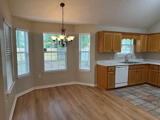 Building Photo - 355 Shady Oak Cir