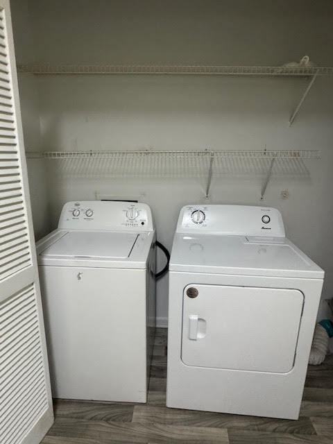 Building Photo - 6 Whispering