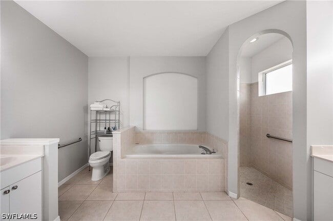 Building Photo - 9882 El Greco Cir