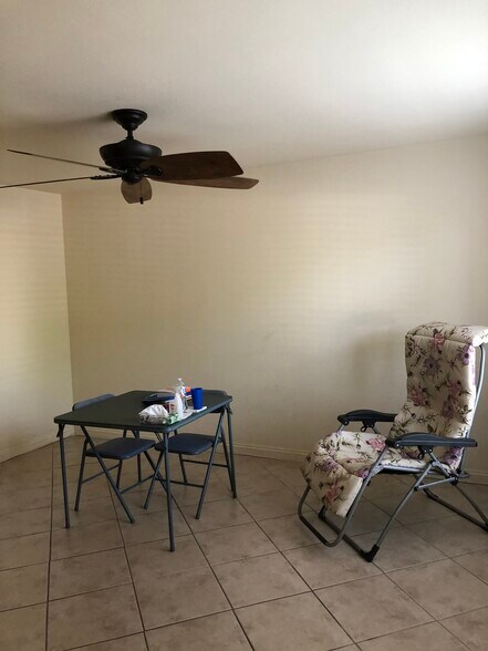 Building Photo - 32 Lakeview Cir