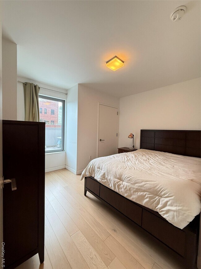 Building Photo - 138-35 39th Ave