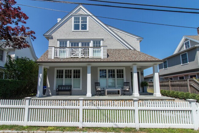 Primary Photo - 34 Island View Ave