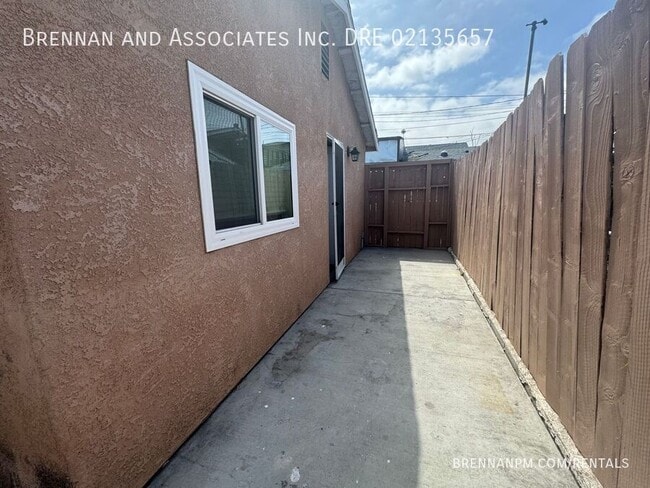 Building Photo - 3011 Franklin Ave