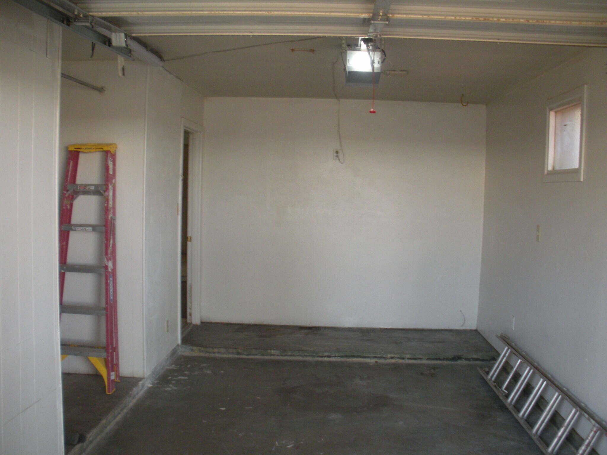 garage - 3823 51st St