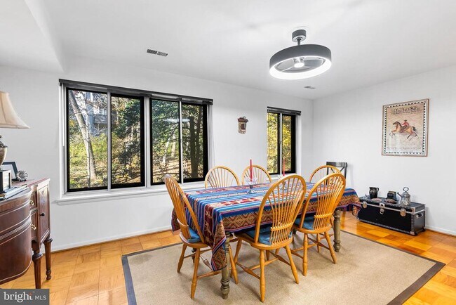 Building Photo - 110 Cross Keys Rd