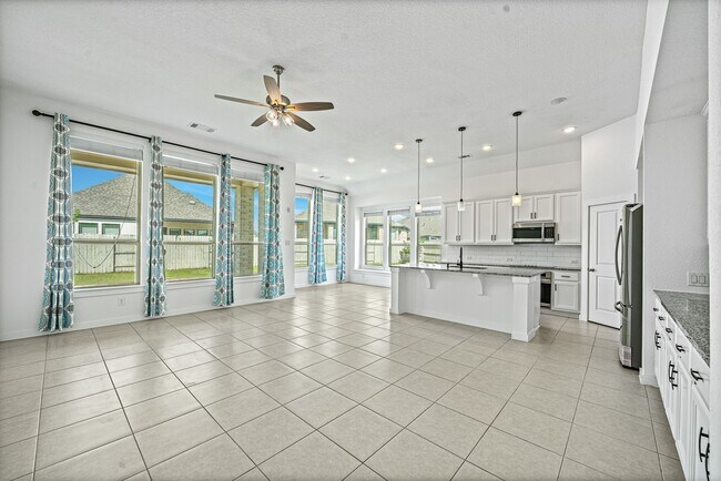Building Photo - 2221 Forest Trace Ln