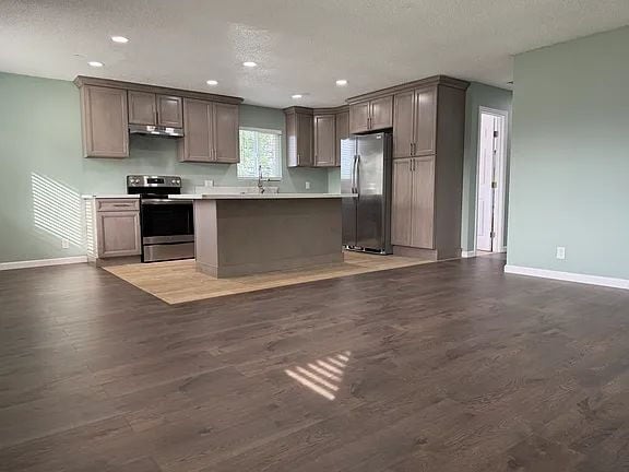 Building Photo - Fully Renovated 3 Bed / 2 Bath Home | 2-Car Garage | Move-In Ready