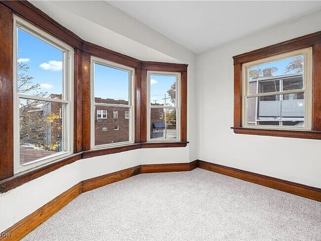 Building Photo - Renovated 3 Bedroom Home with 2 Baths