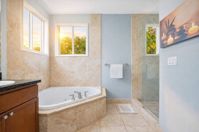 Building Photo - 1705 NE 11th St