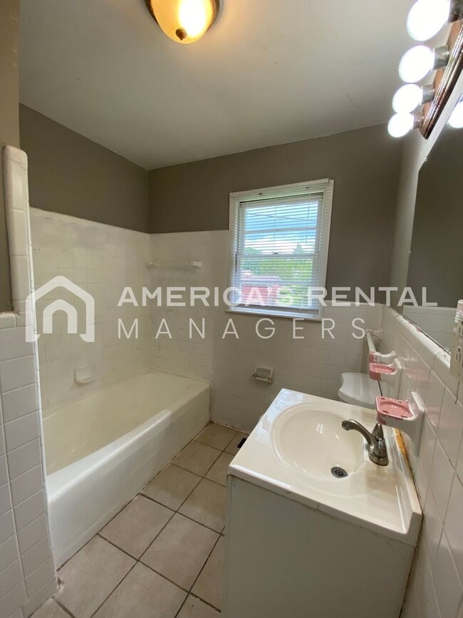Building Photo - 4214 Fortson Ln NW