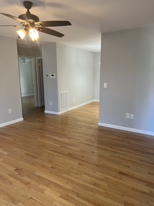 Building Photo - 2745 Apple Orchard Dr NW