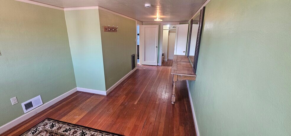 Building Photo - 7825 SW 35th Ave