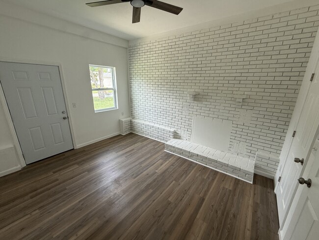 Building Photo - 4314 Shawnee Cir