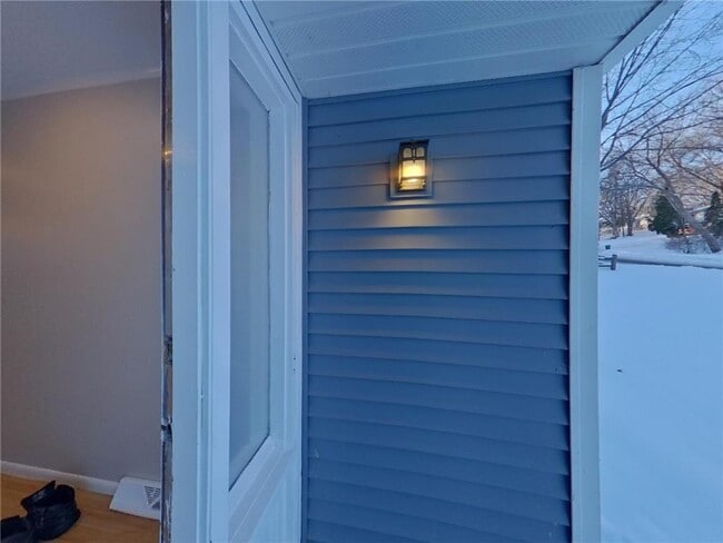 Building Photo - 13101 Thomas Ave