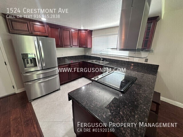 Building Photo - 1524 Crestmont Ave
