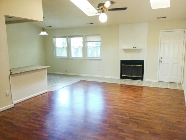 Building Photo - Charming 3-Bedroom Ranch on a Cul-de-Sac! "ASK ABOUT OUR ZERO DEPOSIT"