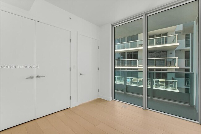 Building Photo - 9221 E Bay Harbor Dr