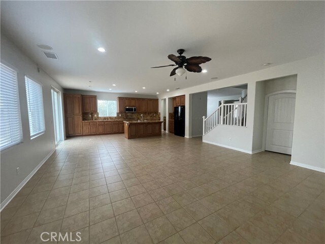 Building Photo - 37280 Parkway