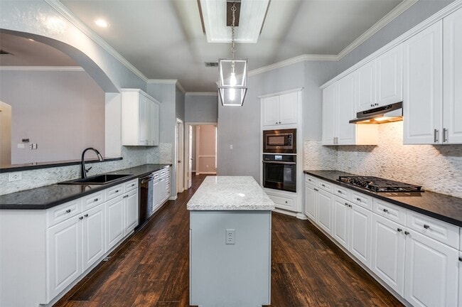 Building Photo - 8117 Halliford Dr