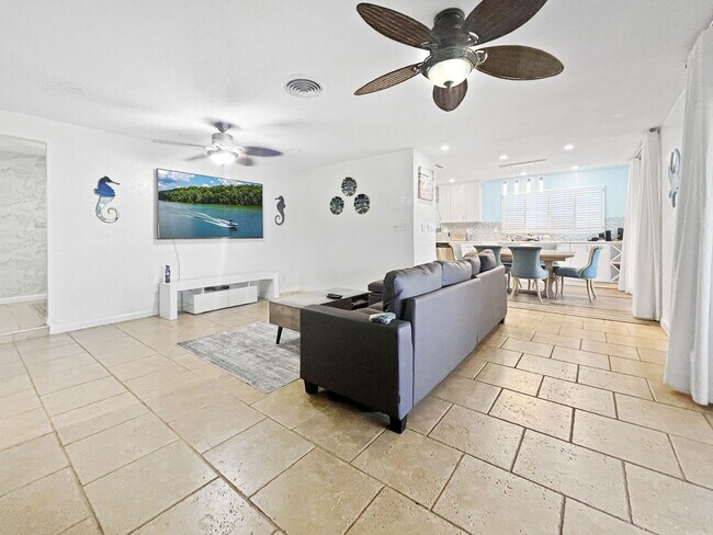 Building Photo - Unfurnished Harbor Hills Home with Creek Views – 3 Bed | 2 Bath