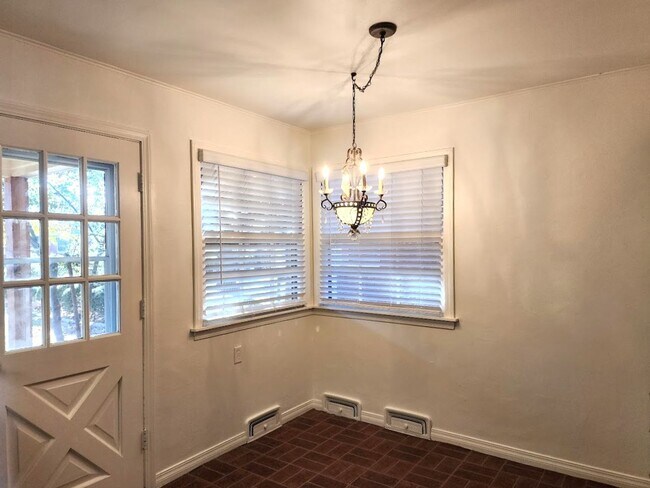 Building Photo - 2 Bed 1.5 Bath 1 Car Garage in the GRADY MUSGRAVE LAKESIDE Addition