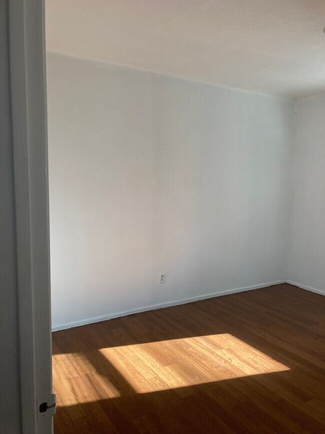 Building Photo - 406 Griffin St