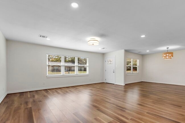 Building Photo - 10218 Moorberry Ln