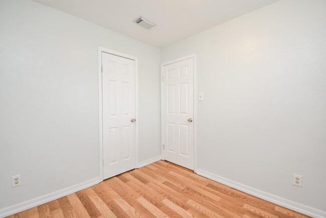 Building Photo - 5154 Markwood Ln