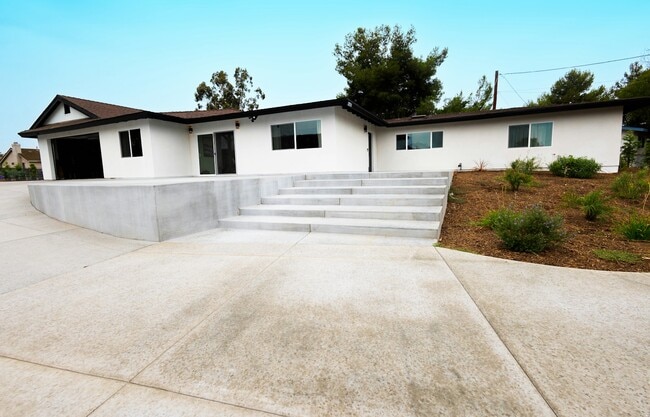 Primary Photo - 12311 Boulder View Dr