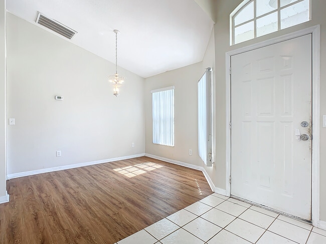 Building Photo - 374 Pine Springs Dr