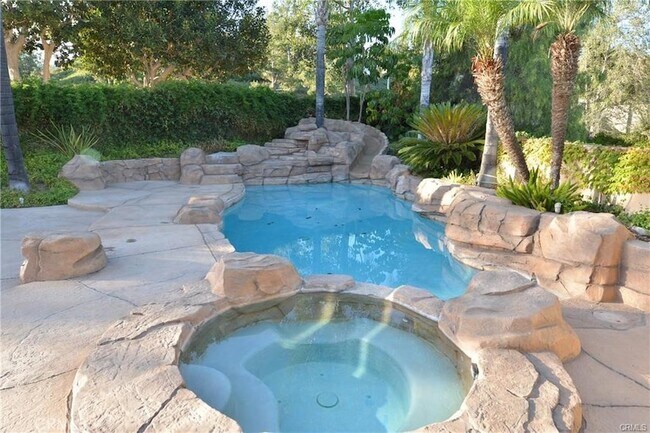 Building Photo - 1 Bell Vista